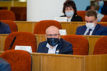 Депутаты работали в особом режиме